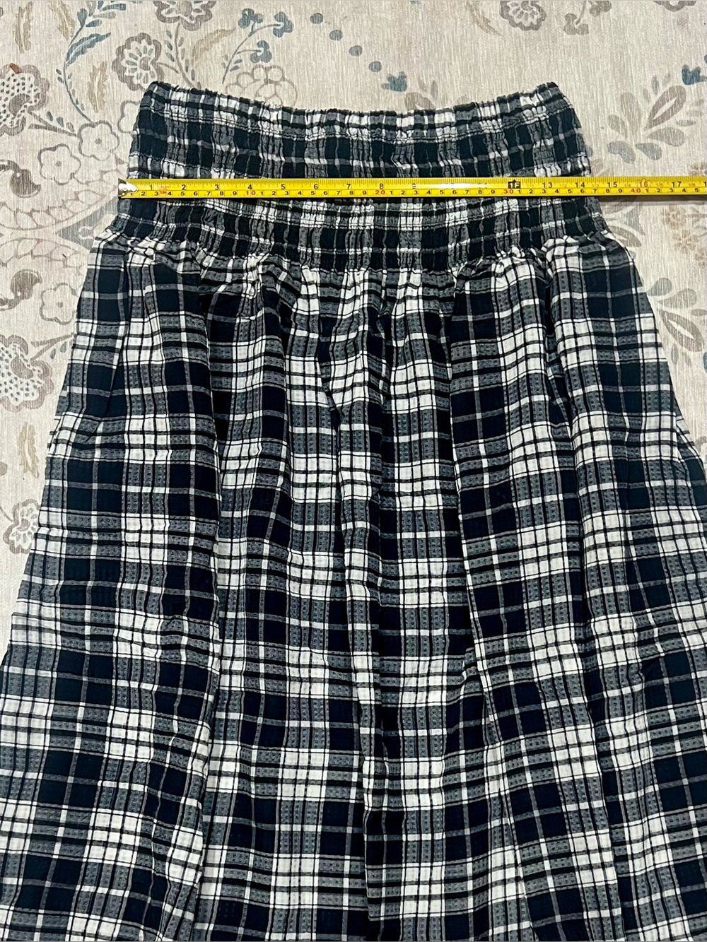 Madewell Smocked-Waist Maxi Skirt in Plaid Black / White Size Small - Picture 7 of 12